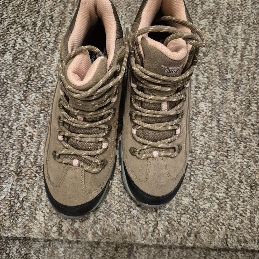 Skechers Ladies Relaxed Fit Tan Pink Athletic Waterproof Air Conditioned